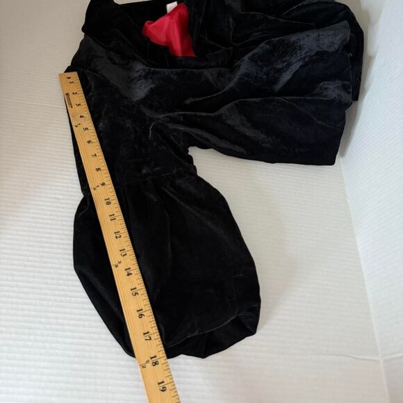 Vintage black velvet ruffled puff sleeve cropped jacket. - Picture 8 of 8